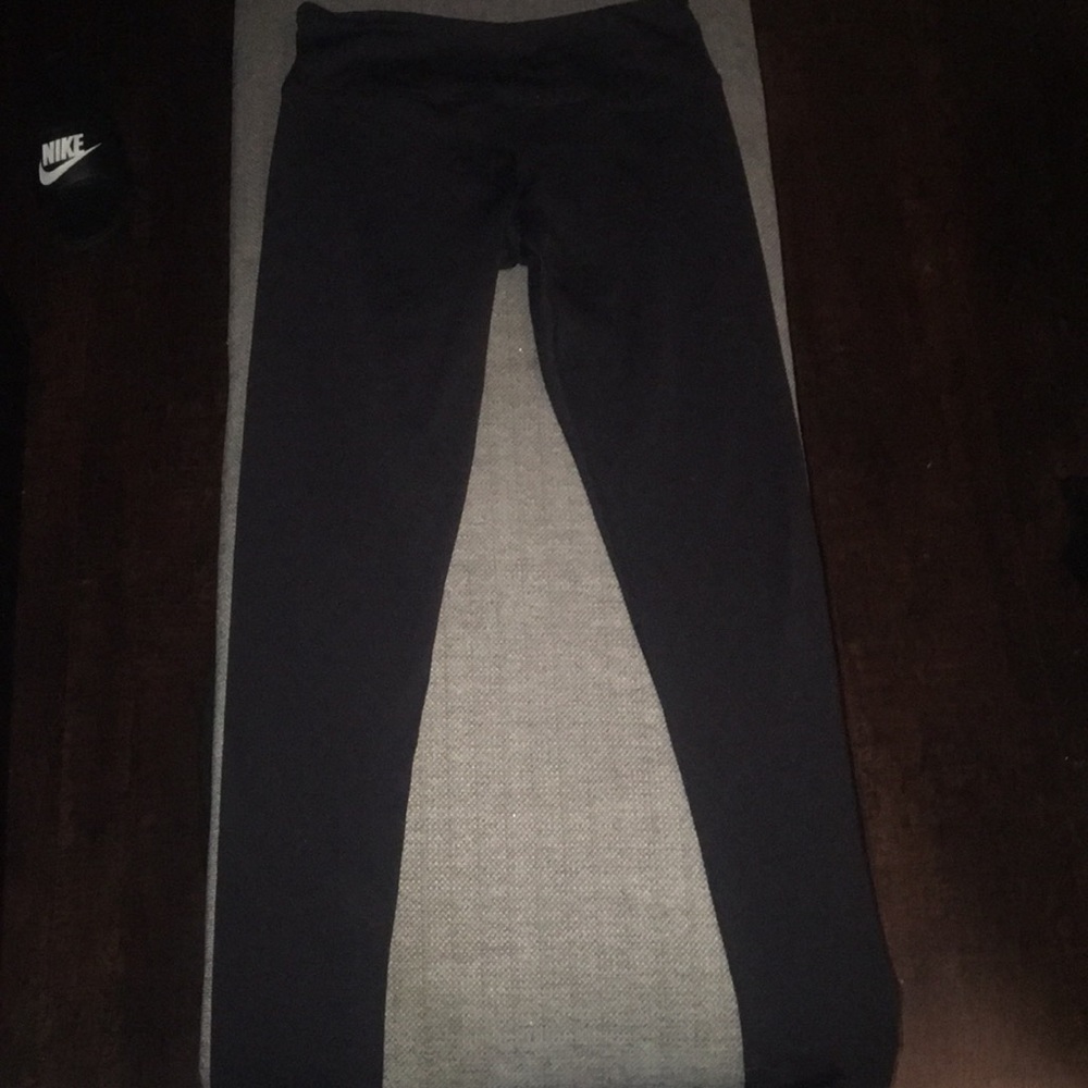 Black size 6 lululemon leggings